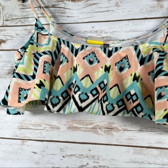 AZTEC Tribal Print La Hearts Bikini Top with Ruffles Size: Medium - Picture 7 of 11
